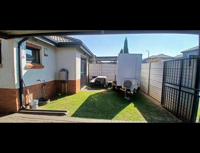 3 BEDROOM HOUSE FOR SALE IN ALBERTSDAL